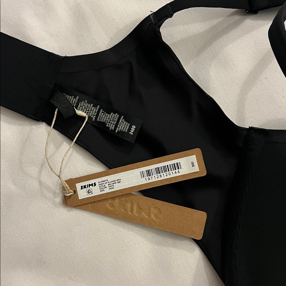 SKIMS ULTIMATE TEARDROP PUSH-UP BRA - Picture 3 of 3